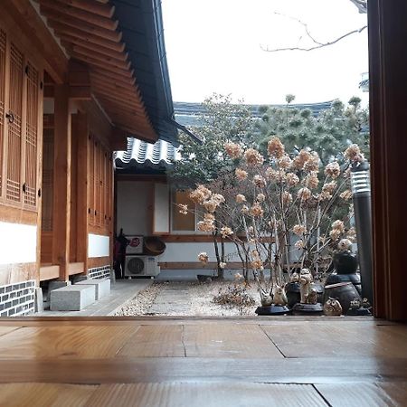 Sarangnamoo Hanok Guesthouse Jeonju Bagian luar foto