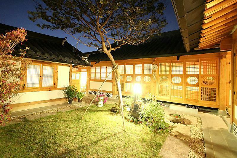 Sarangnamoo Hanok Guesthouse Jeonju Bagian luar foto