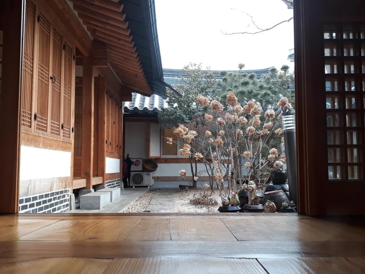 Sarangnamoo Hanok Guesthouse Jeonju Bagian luar foto