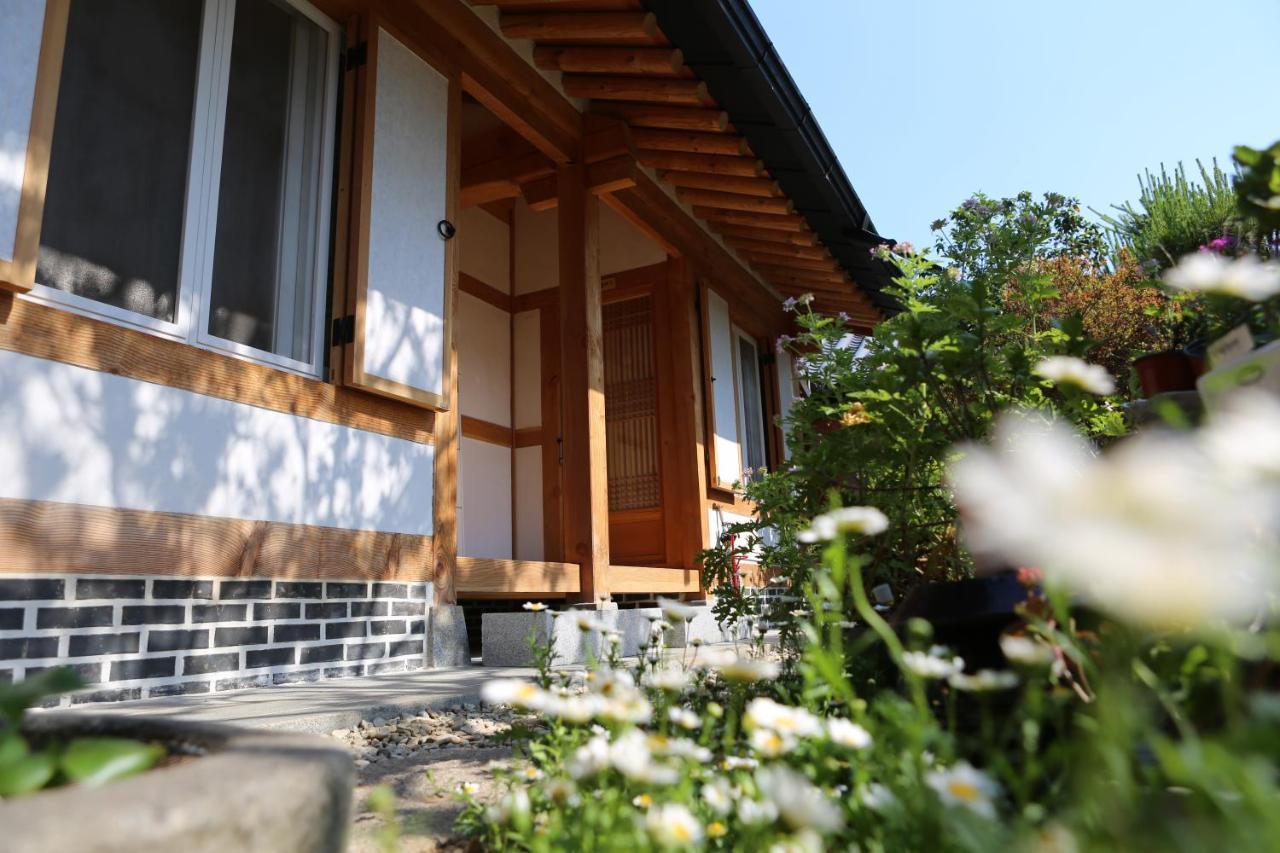 Sarangnamoo Hanok Guesthouse Jeonju Bagian luar foto