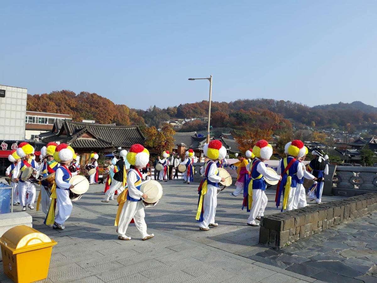 Sarangnamoo Hanok Guesthouse Jeonju Bagian luar foto