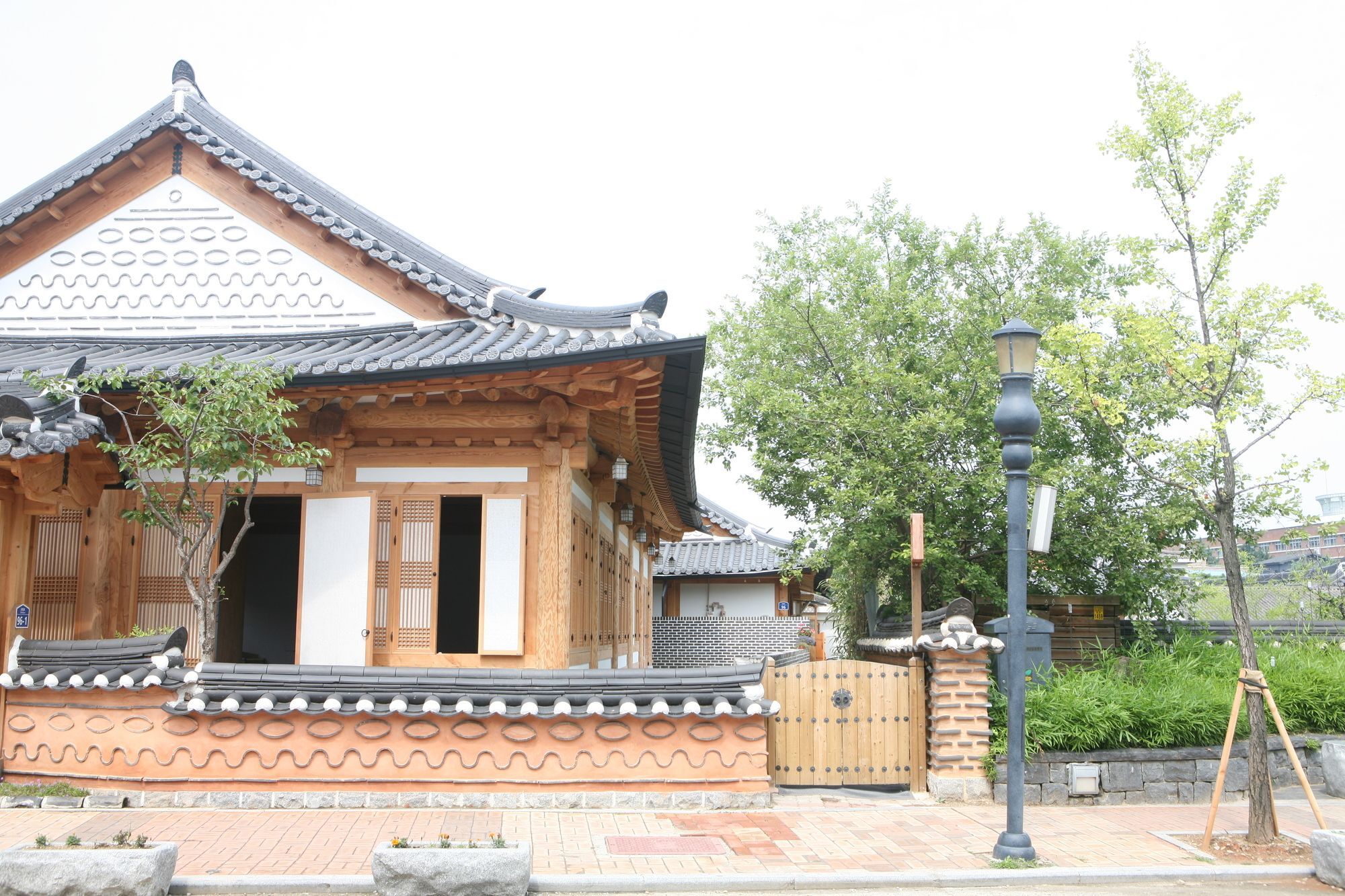 Sarangnamoo Hanok Guesthouse Jeonju Bagian luar foto